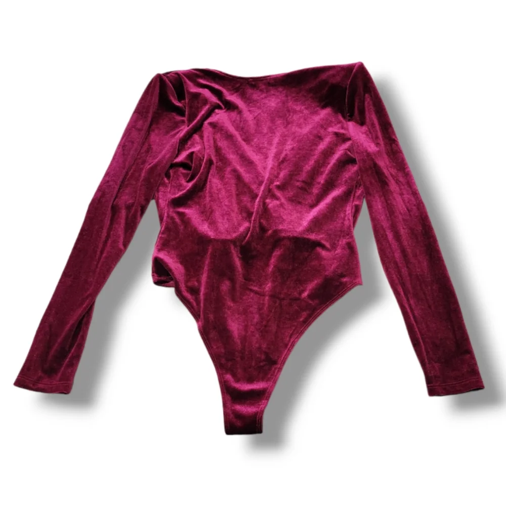 Fashion Nova Bodysuit Size Medium Women's Velvet Bodysuit Padded Shoulders New - Picture 2 of 5